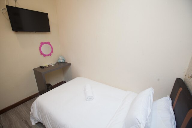 ナトル ホームステイ - パリ BDC