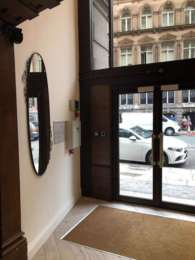 テーロン アパートメンツ