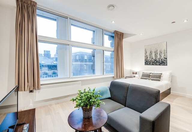 テーロン アパートメンツ