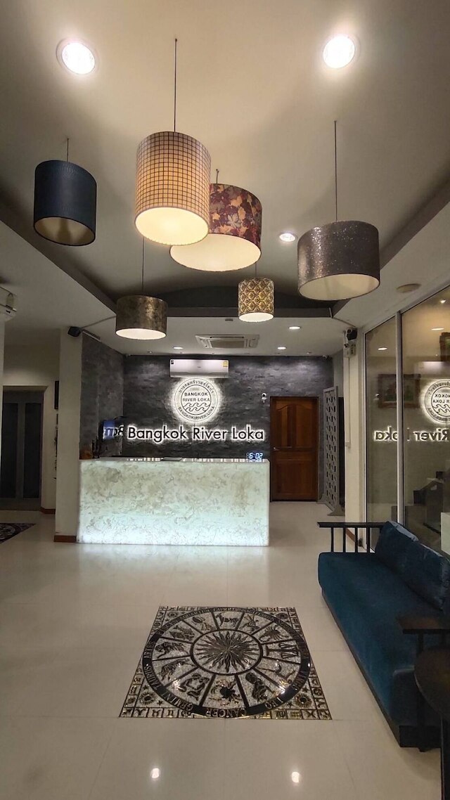 バンコク リバー ロカ ホテル