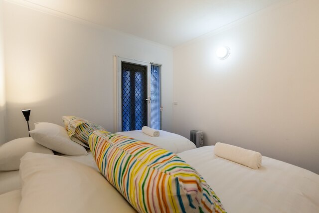 ダウン 2 ベッドルーム カールトン アパートメント