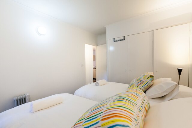 ダウン 2 ベッドルーム カールトン アパートメント