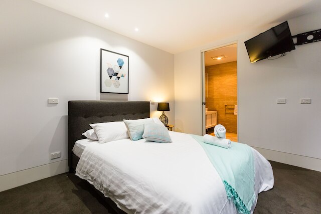 レネー、4BDR ノース メルボルン ハウス