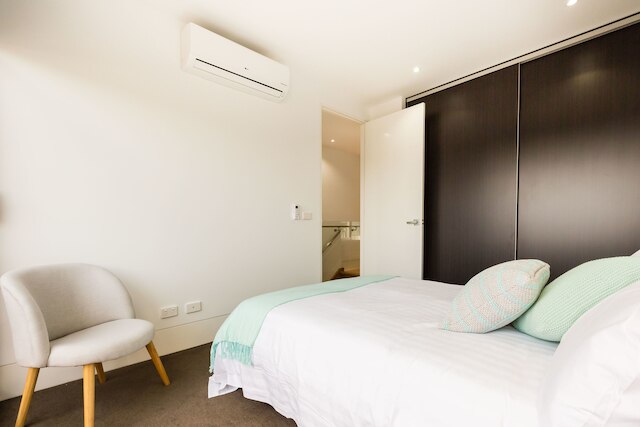 レネー、4BDR ノース メルボルン ハウス