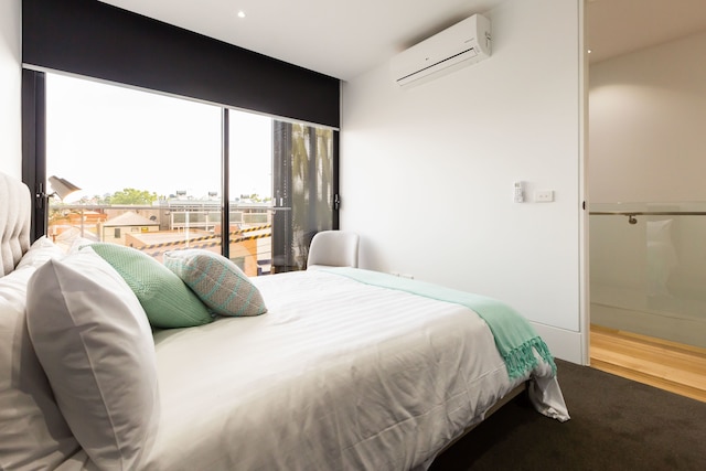 レネー、4BDR ノース メルボルン ハウス