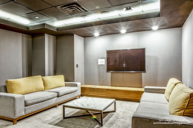 ニュー モダン - DT キング W スペーシャス 3 ベッドルーム