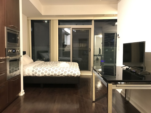 モダン スカイスクレーパー スタジオ バイ CN タワー