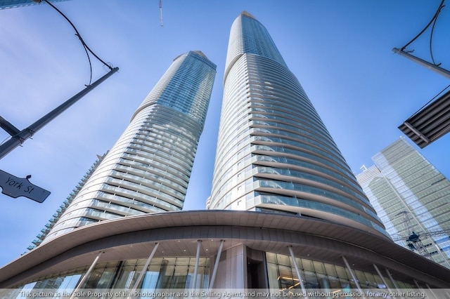 モダン スカイスクレーパー スタジオ バイ CN タワー