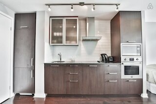 モダン スカイスクレーパー スタジオ バイ CN タワー