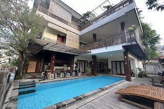 ザ ペイビング ヴィラ