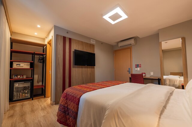 ホテル ラゲット スティーロ イジエノーポリス