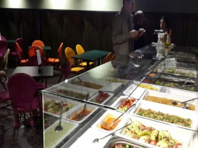 レダ パラス カラフィル