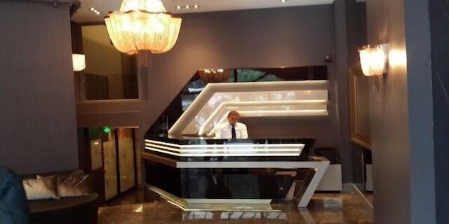 レダ パラス カラフィル