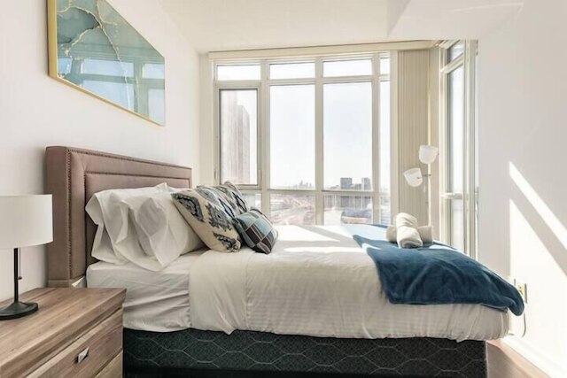 ダウンタウン トロント ラグジュアリー スイーツ