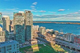 ダウンタウン トロント ラグジュアリー スイーツ