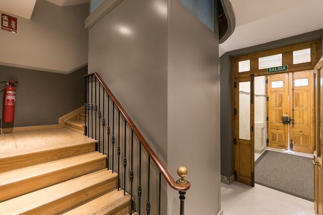 フィールアットホーム マドリード スイーツ アパートメンツ