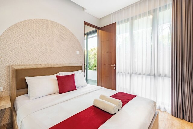 コーブ ヴィラ プラナ ジンバラン