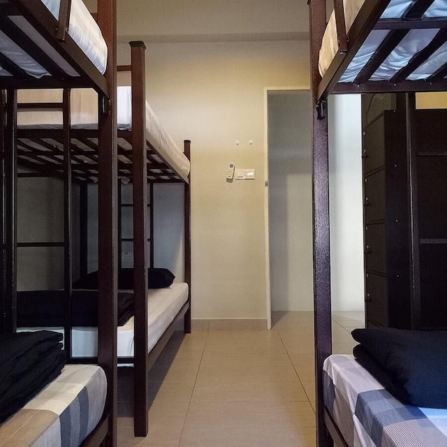 フッド - ホステル