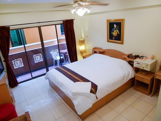 メトロ アパートメンツ