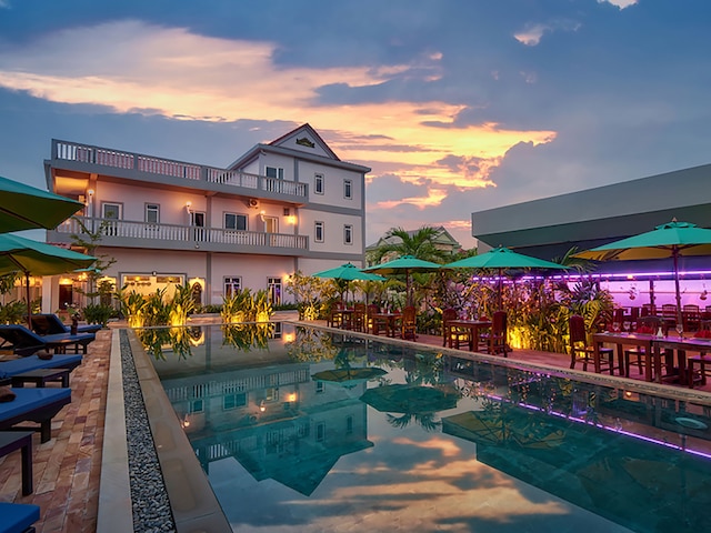 リリー ホリデイ ホテル