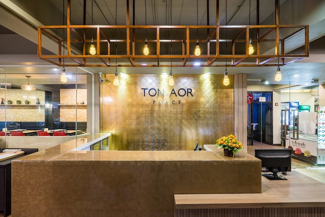 トン オー プレイス ホテル ラチャダー