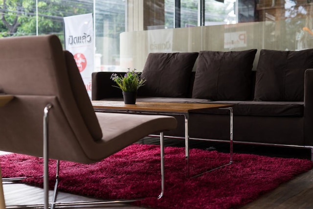 トン オー プレイス ホテル ラチャダー