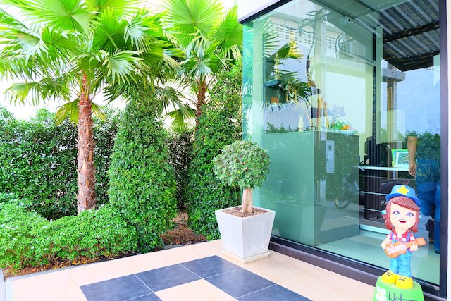 ナイヤプレイス