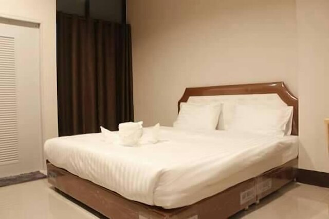 ナイヤプレイス