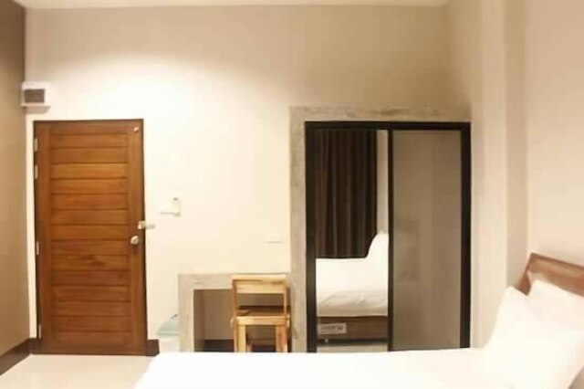 ナイヤプレイス