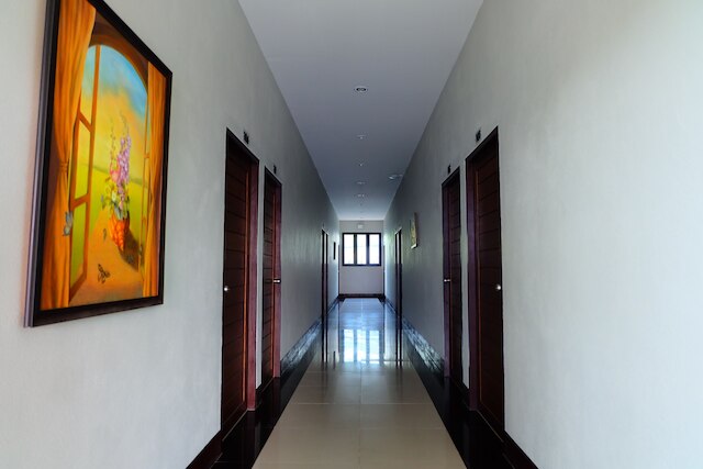 ナイヤプレイス