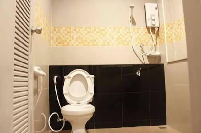 ナイヤプレイス