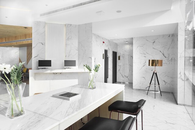 ザ クォーター アリ バイ UHG