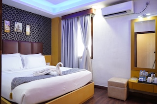 ホテル エミレーツ