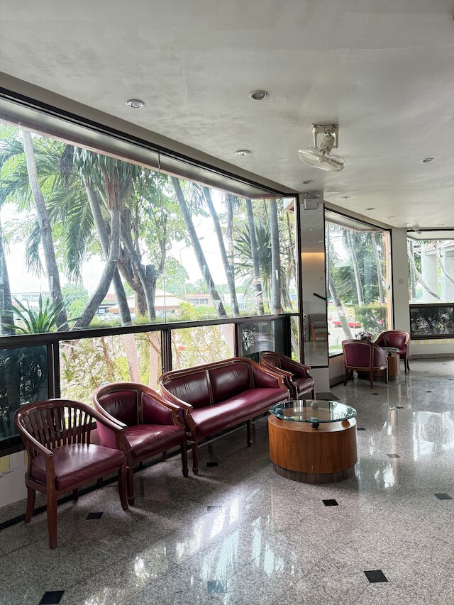 ロッブリー レジデンス ホテル