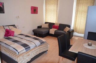 エラ アパートメンツ アム プラーター