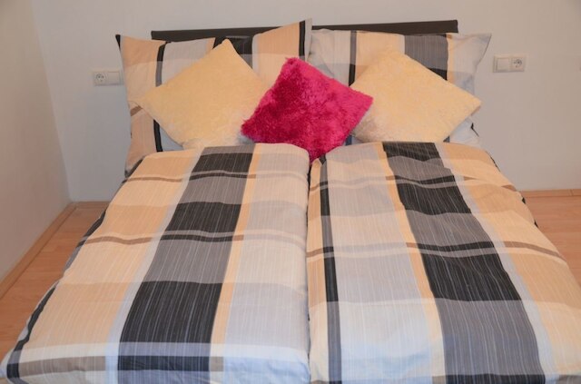 エラ アパートメンツ アム プラーター