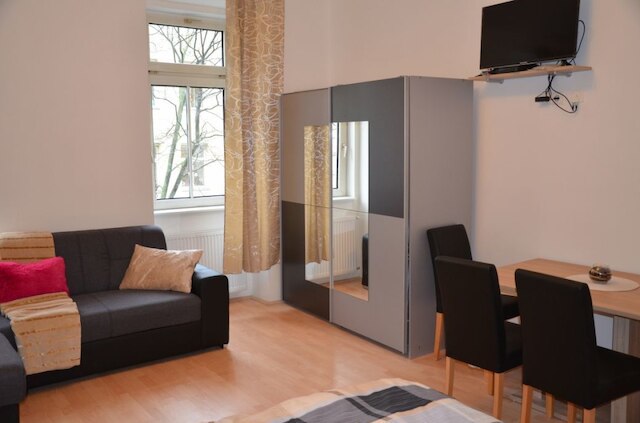 エラ アパートメンツ アム プラーター