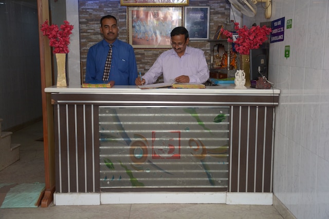 シッダールタ ツーリスト ロッジ