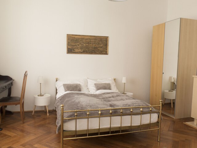 ブラウハウス アパートメンツ