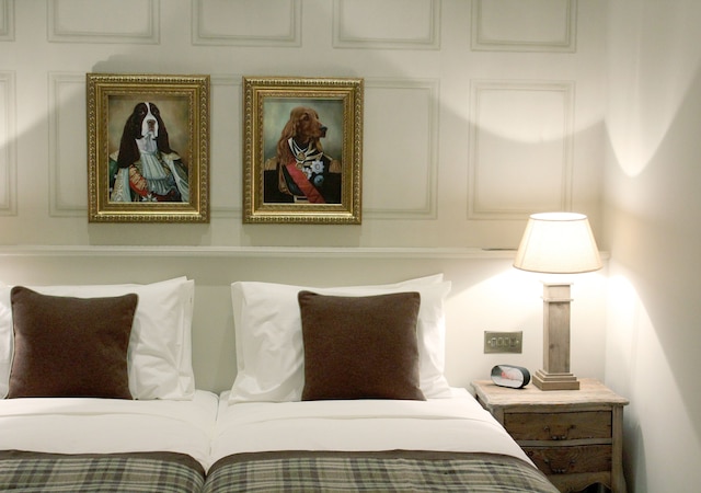 ザ グラフトン アームズ パブ & ルームズ