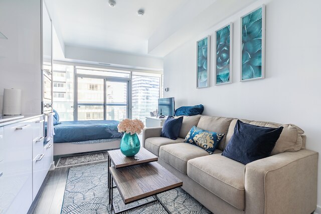 グローバルステイ. メープルリーフスクエア