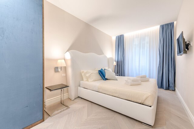 ラグジュアリー ブルー リバー バイ Mmega