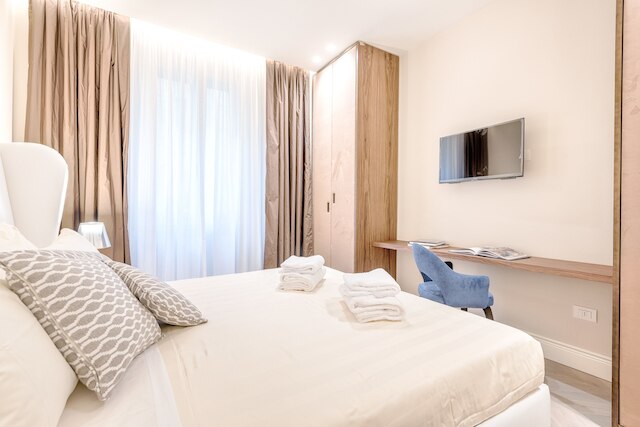 ラグジュアリー ブルー リバー バイ Mmega