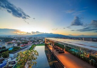 ザ アストラ ラグジュアリー スート コンド