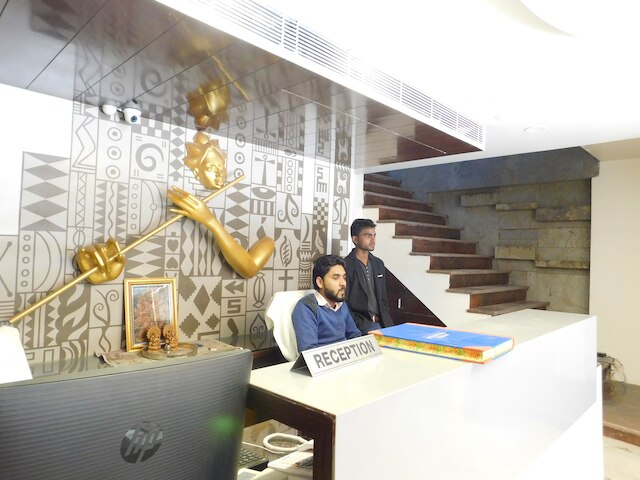 ホテル ガウランガ ニアレスト ニュー デリー レイルウェイ ステーション