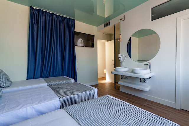 ホスタル シャーロット