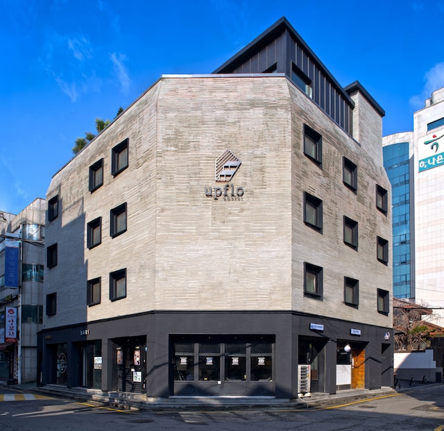 アップフロー ホステル