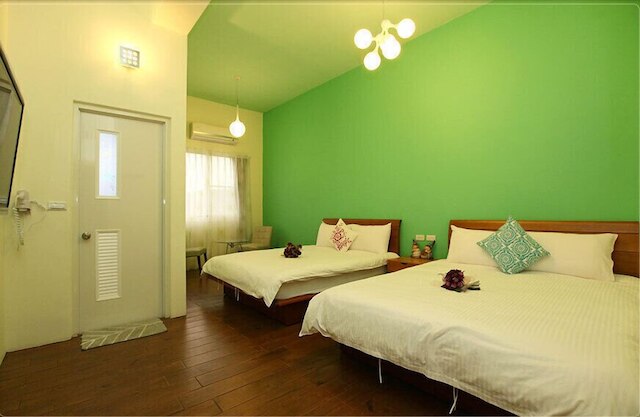 6636 B&B (六六山石路花園民宿)