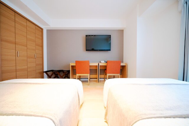 モノトーン難波