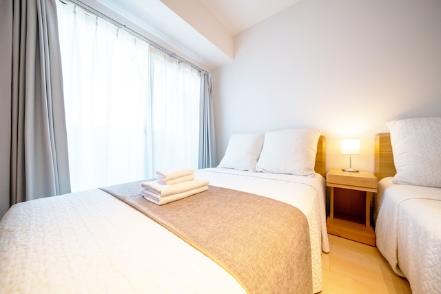 モノトーン難波